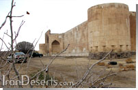 نمای بیرونی کاروانسرای قصر بهرام