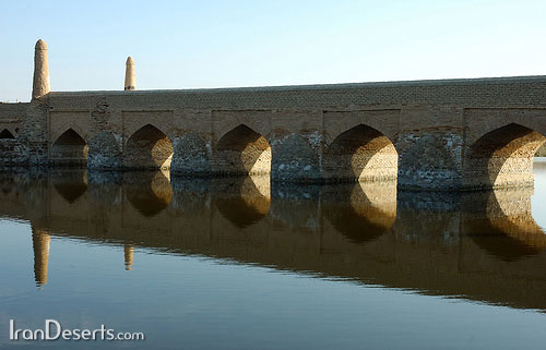 پل تاریخی ورزنه در نزدیکی گاوخونی
