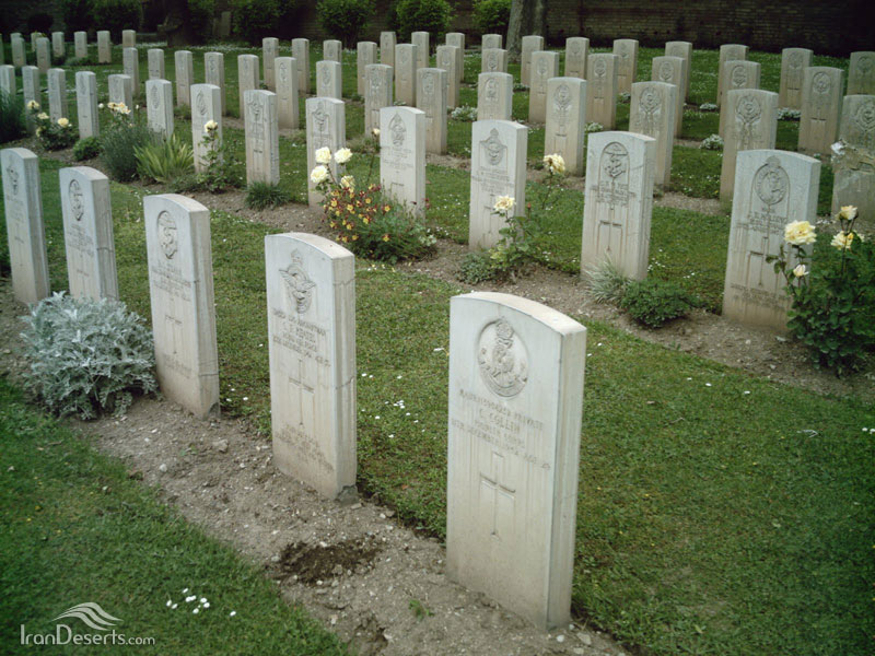 قبرستان سربازان انگلیسی، باغ سفارت انگلستان (باغ قلهک)، تهران