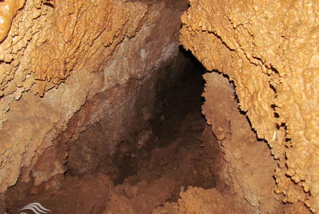 غار هیو، هشتگرد