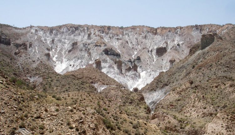 گنبد نمکی کنار سیاه