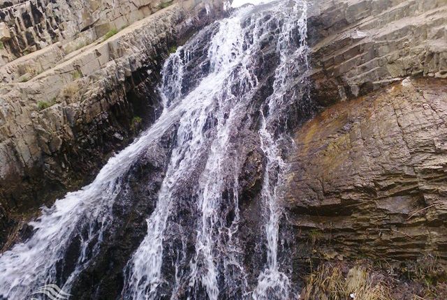 آبشار سنگین آباد، قروه