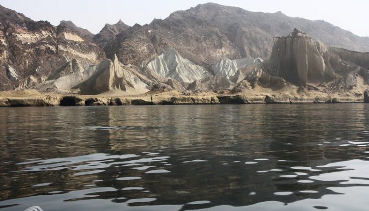 گنبد نمکی جزیره هرمز