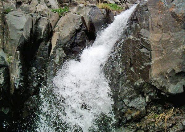 آبشار بلوکان، میانه