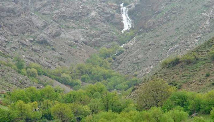 آبشار طرزه، فریدونشهر