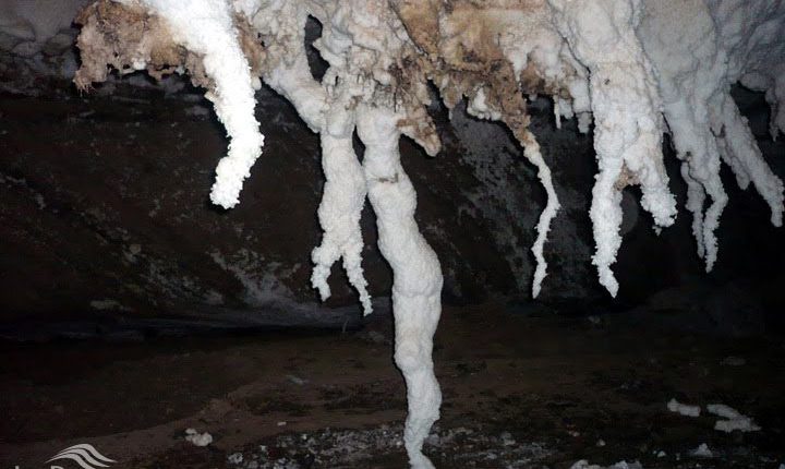 غار گنبد نمکی قشم (نمکدان)