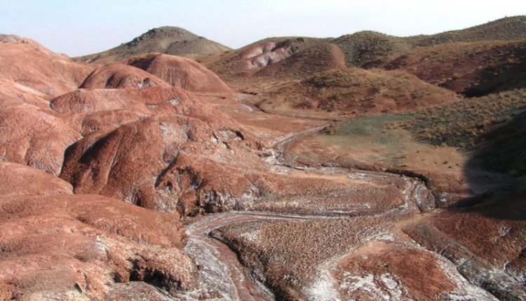 گنبد نمکی یزدان، قم