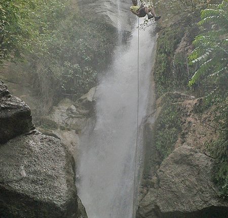 آبشار کلشتر، رودبار، عکس از مسعود رفیعی کلشتری