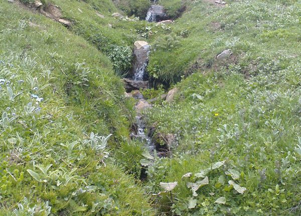 دره و آبشار بارینگنون