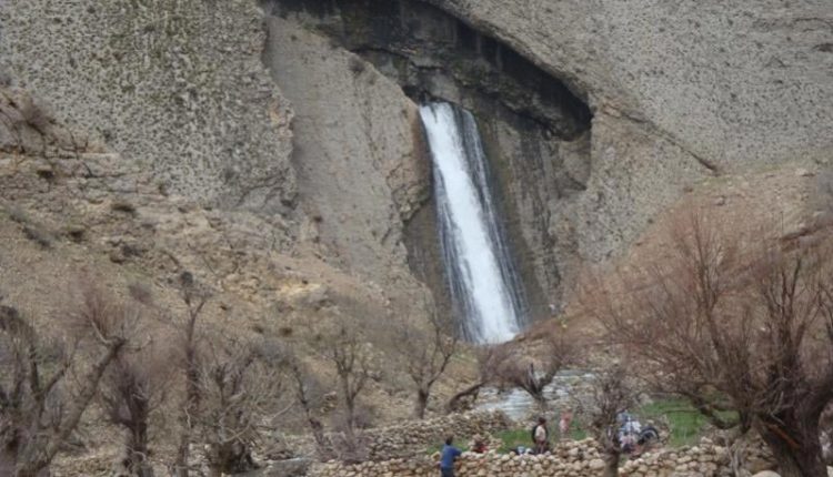 آبشار نیم ساعته بازفت